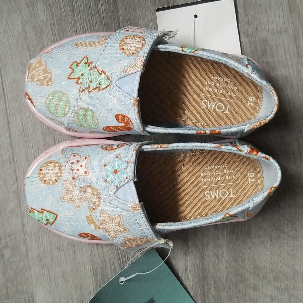TOMS Tiny classic sugar cookie